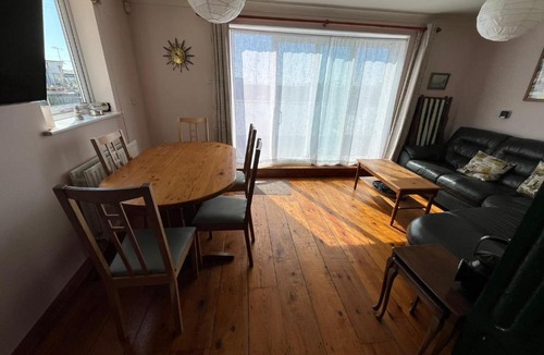 Felpham House | Victorian Train Carriage by the Sea Dog Friendly