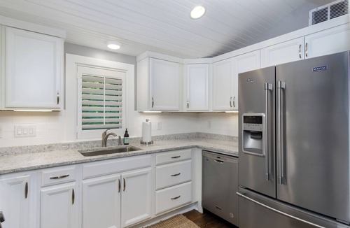 Black Mountain House | View Street Retreat | Pet Friendly, Fenced Yard, Walk to Town!