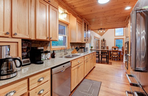 Sylva House | Views, Game room, Hot-Tub, Fire Pit, 10 Beds