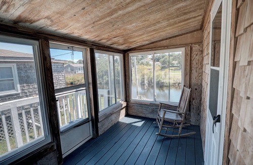 Buxton Cottage | Village Accomodations - Two Bedroom Cottage Two Doubles and Two Twins