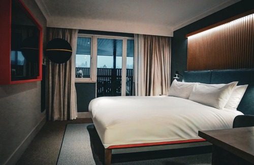 Reading Hotel | Village Hotel Reading