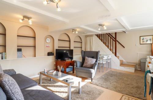 Halstead House | Vine Cottage