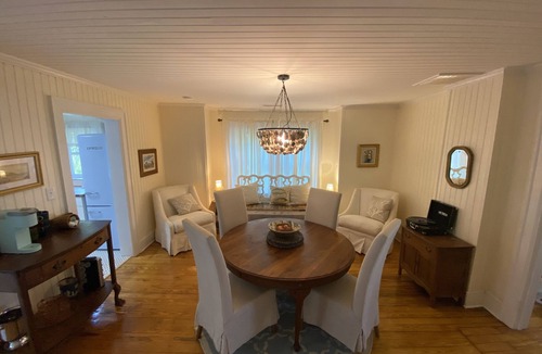 Wanchese House | Vintage Cottage in Wanchese