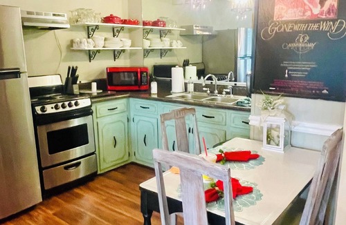 Cordova House | Vintage Villa Guesthouse