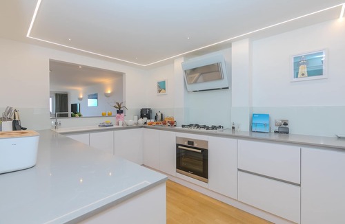 Carbis Bay Apartment | Viridian - Carbis Bay - On-Site Parking - Sea Views