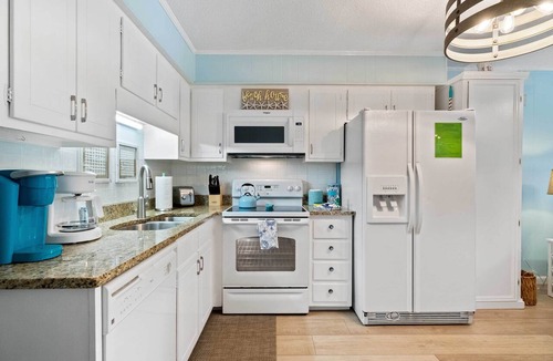 North Forest Beach Condo | Walk to Coligny Beach Park: Family-Friendly Villa