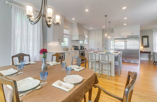 Belmont Historic District House | Walk to Dining & Shops: Historic Belmont Home