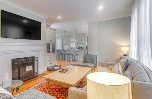Belmont Historic District House | Walk to Dining & Shops: Historic Belmont Home