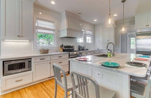 Belmont Historic District House | Walk to Dining & Shops: Historic Belmont Home
