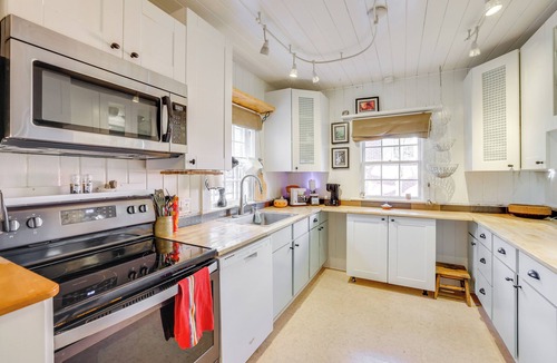 Lynn Cottage | Walk to Downtown: Pet-Friendly Cottage in Tyron