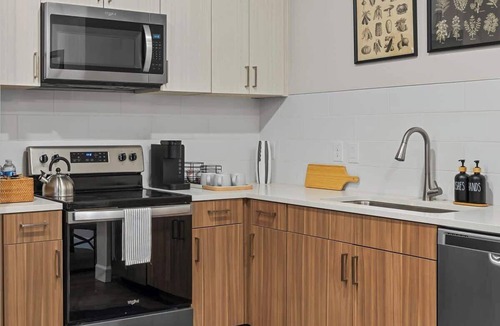 Eighth Avenue Apartment | Walk to Gulch & Broadway, 1BR Escape