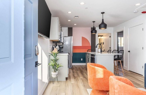 Hillsboro Village Apartment | Walk to Hillsboro Village, close to Vanderbilt, 3 miles to Downtown
