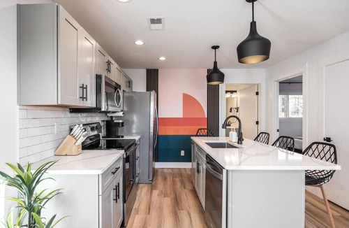 Hillsboro Village Apartment | Walk to Hillsboro Village, close to Vanderbilt, 3 miles to Downtown