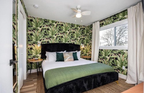 Hillsboro Village Apartment | Walk to Hillsboro Village, close to Vanderbilt, 3 miles to Downtown