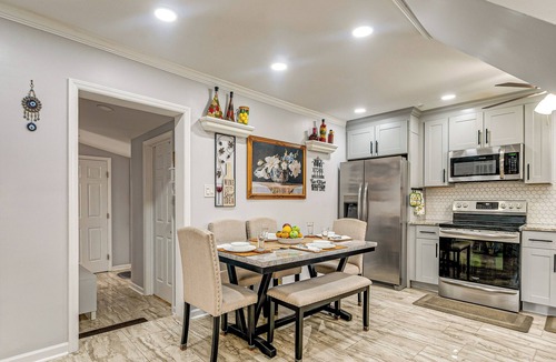 Burlington House | Walk to Historic Dtwn Burlington: Home w/ Yard