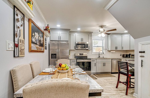 Burlington House | Walk to Historic Dtwn Burlington: Home w/ Yard
