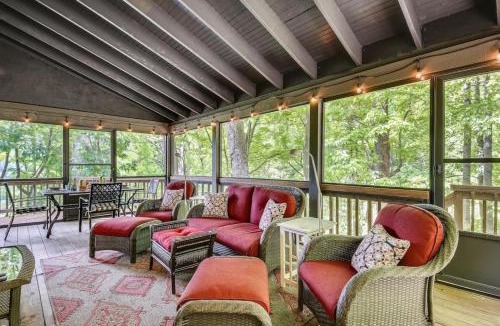 Burnsville Ski Chalet | Walk To Main St, Pets Ok, Close To Shops, Hiking