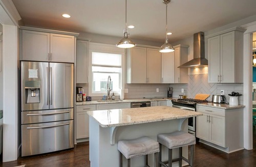McFerrin Park House | Walk to Nissan Stadium · Sleeps 12 · Views