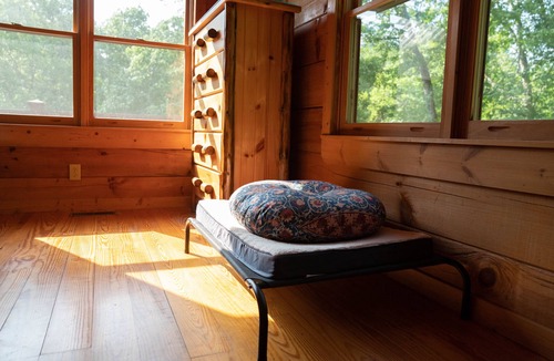 Murphy Cabin | Walk to the river or stay at the cabin w/great outdoor space. Close to the Folk School & Casino