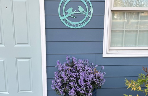 Shelby Cottage | Walk to Uptown Shelby! Earl Scruggs Center and Don Gibson Theatre! Lovely!