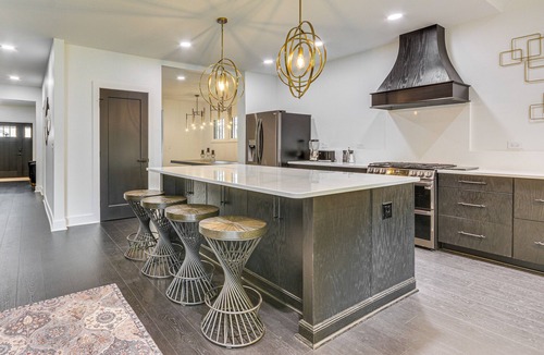 Lexington House | Walk to Uptwn Lexington: Modern Retreat w/Porch!