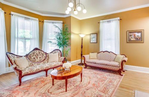 Elizabeth City House | Walk to Waterfront Downtown Elizabeth City Home!