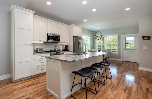 Brevard House | Walkable Downtown 5BR - Hot Tub + Resort Access