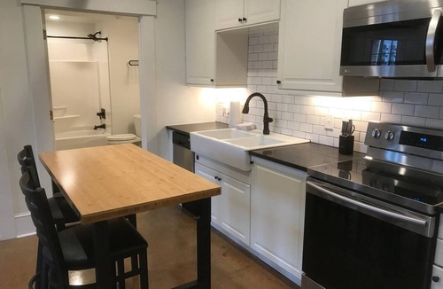 Salisbury Apartment | Walkable Downtown Salisbury Fully Furnished Apt.