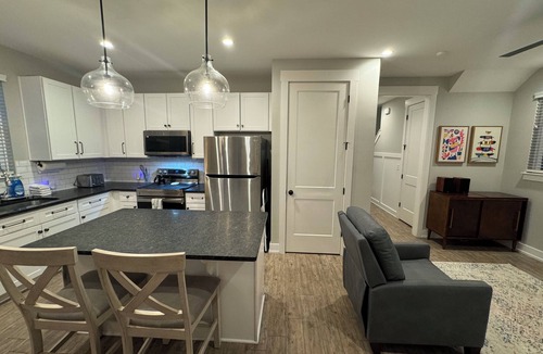 Wilmington House | Walkable, Family & Pet friendly, Downtown, free and easy to find street parking