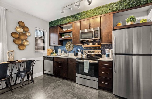 The Nations Apartment | Walkable Nations Studio w/Rooftop Deck