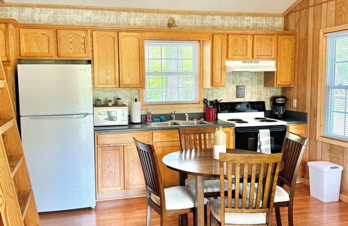 Marion Cottage | Walking Distance to Lake James: Private Resort Amenities