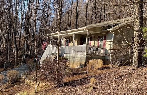 West Jefferson House | Walking distance to downtown/beautiful mountain views.