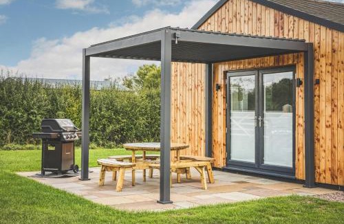 Radbourne House | Walnut Lodge