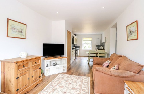 Attleborough Cottage | Walnut Shade