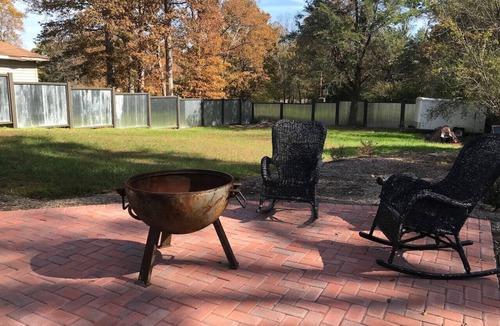 Brevard Cottage | Wanderlust - completely renovated downtown cottage
