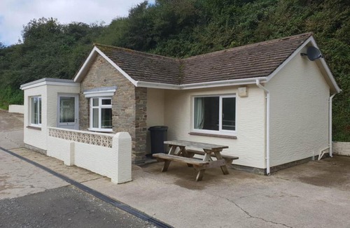 Woolacombe House | Waney Edge 6 | 2 Bed Chalet Sleeps 6 (Pet friendly)