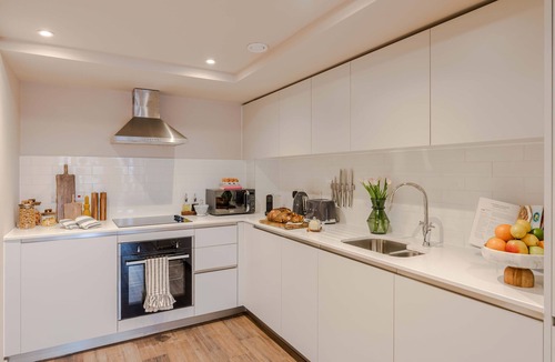 Bristol Floating Harbour Apartment | Wapping Wharf | 1 Bedroom Apartment SB