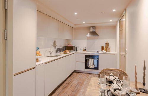 Bristol Floating Harbour Apartment | Wapping Wharf | 1 Bedroom Apartment