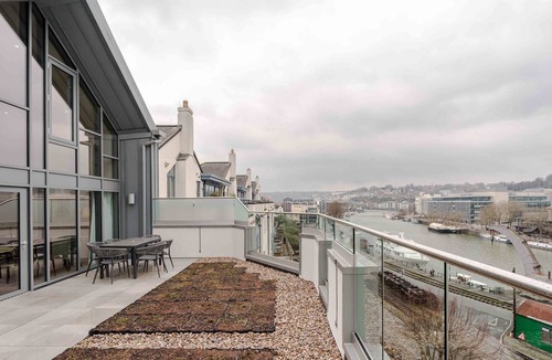 Bristol Floating Harbour Apartment | Wapping Wharf | Penthouse