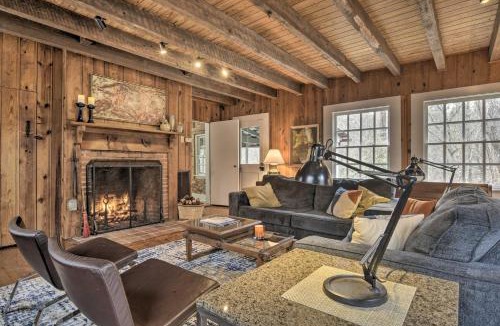 Pittsboro House | Warm and Peaceful Home with Fire Pit on Haw River