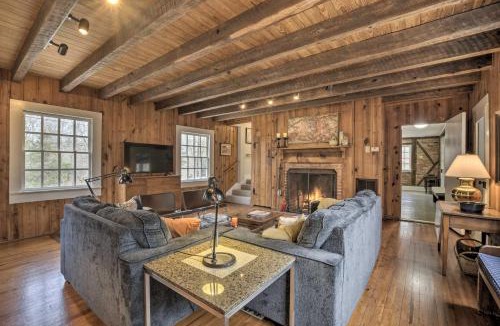 Pittsboro House | Warm and Peaceful Home with Fire Pit on Haw River