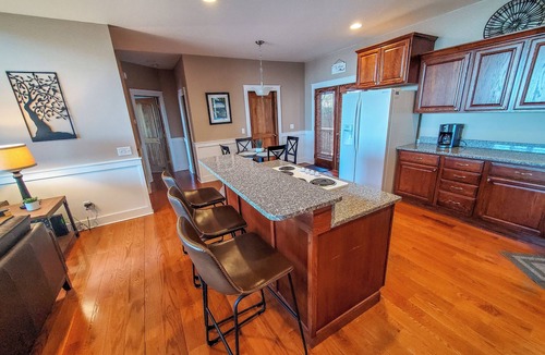 West Jefferson Cabin | Warm Up Your November with a Carolina Mountain Getaway @ Deuces Wild