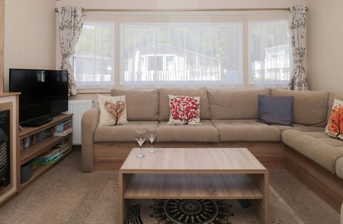 Milford on Sea Cabin | WARREN PARK 45, family friendly, with pool in Downton, Hampshire