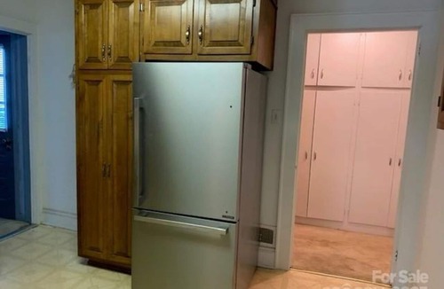 Oakwood Historic District House | Washer/Dryer, Smart TV, Desk, Internet, Yard, Driveway parking, Sidewalks & more