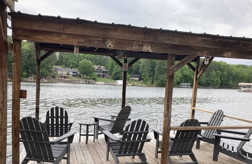 New London House | Water Front Playland at Badin Lake