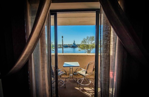 Downtown Wilmington Apartment | Water St. Retreats 03 Historic riverfront paradise