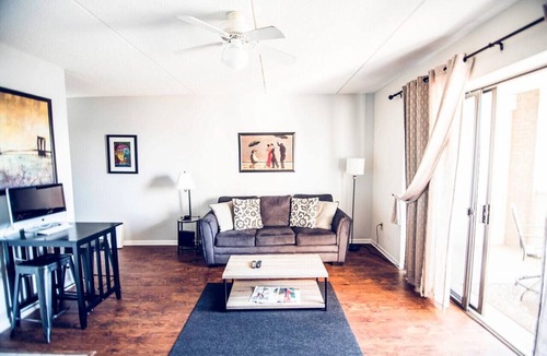Downtown Wilmington Apartment | Water St. Retreats 03 Historic riverfront paradise