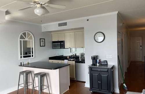 Downtown Wilmington Apartment | Water Street Retreat 04