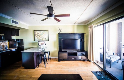 Downtown Wilmington Apartment | Water Street Retreat 08
