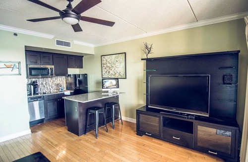 Downtown Wilmington Apartment | Water Street Retreat 08